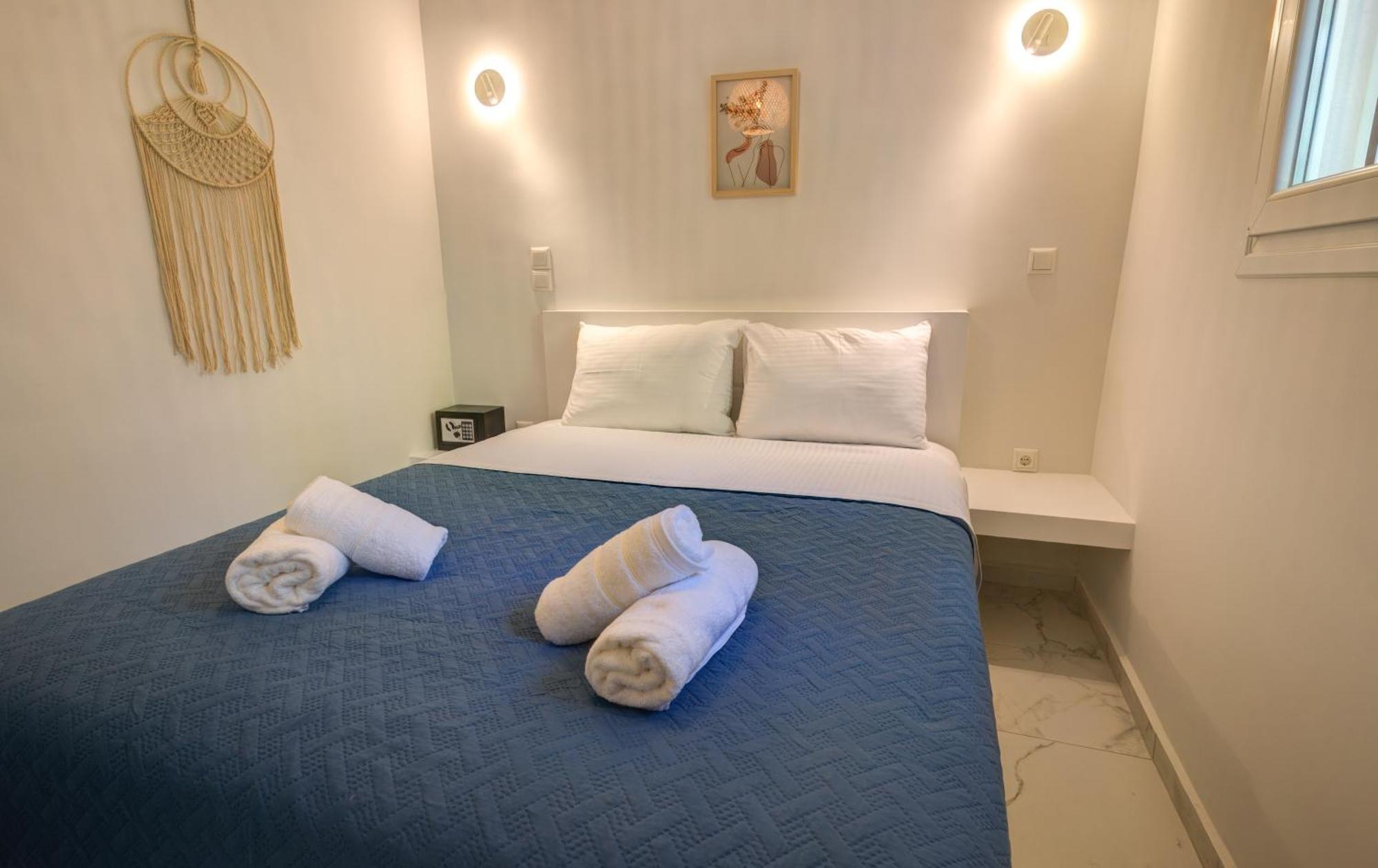 Molos Beachfront Apartments In Diakopto Eksteriør billede